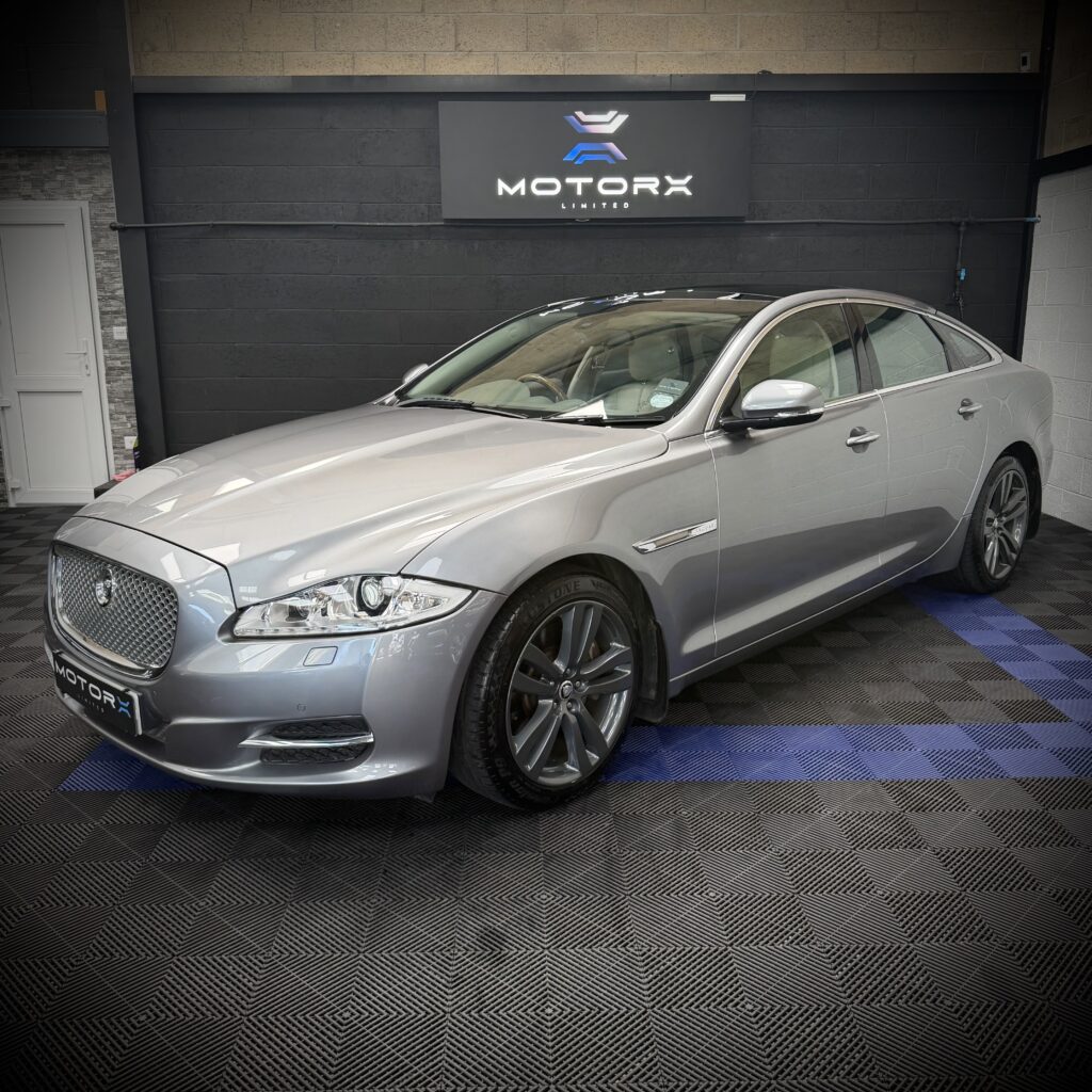 2013 Jaguar XJ Premium Luxury